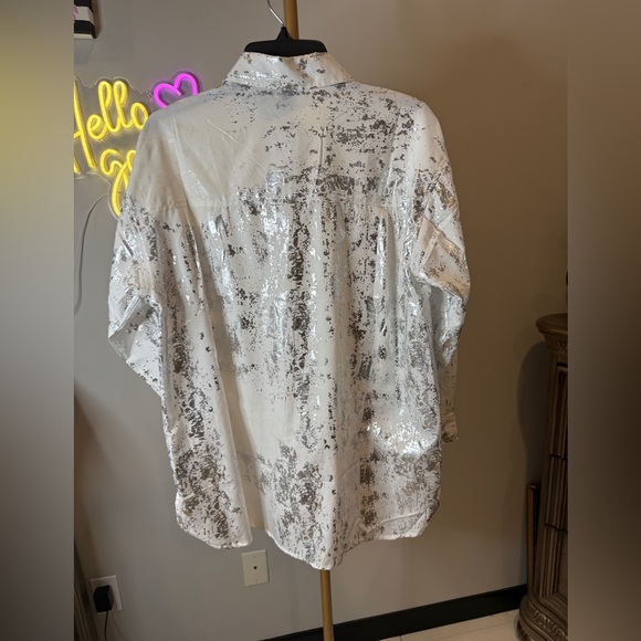 Thread Story Silver and white Blouse - Picture 9 of 10